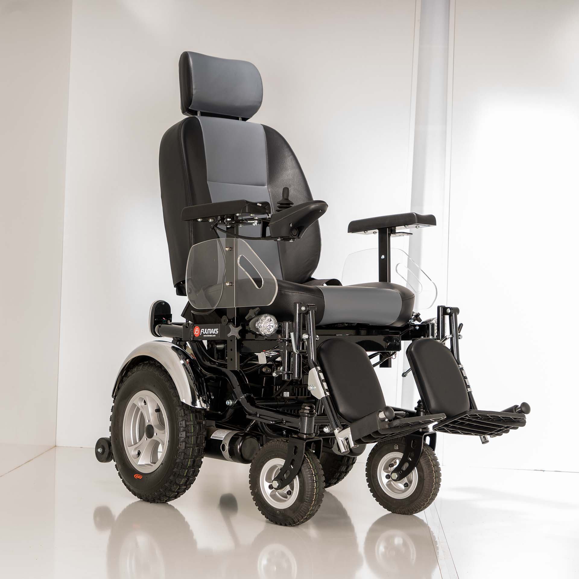 Fulmaks 7896 Akülü Tekerlekli Sandalye